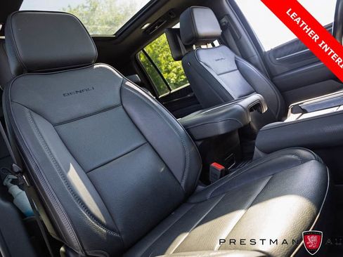 Used 2024 GMC Yukon XL Denali w/ Advanced Technology Package AWD/4WD image 4