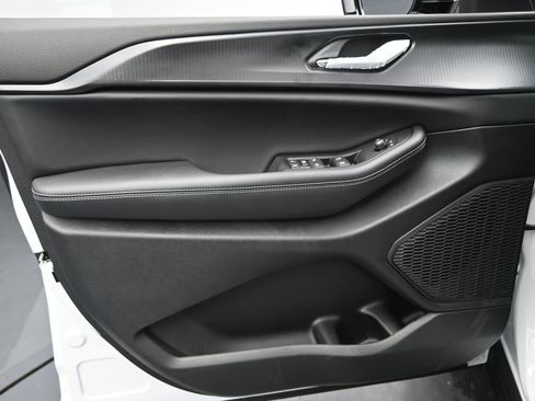 New 2025 Jeep Grand Cherokee L Altitude image 22