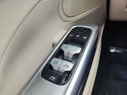 Used 2024 Mercedes-Benz C 300 Sedan image 35