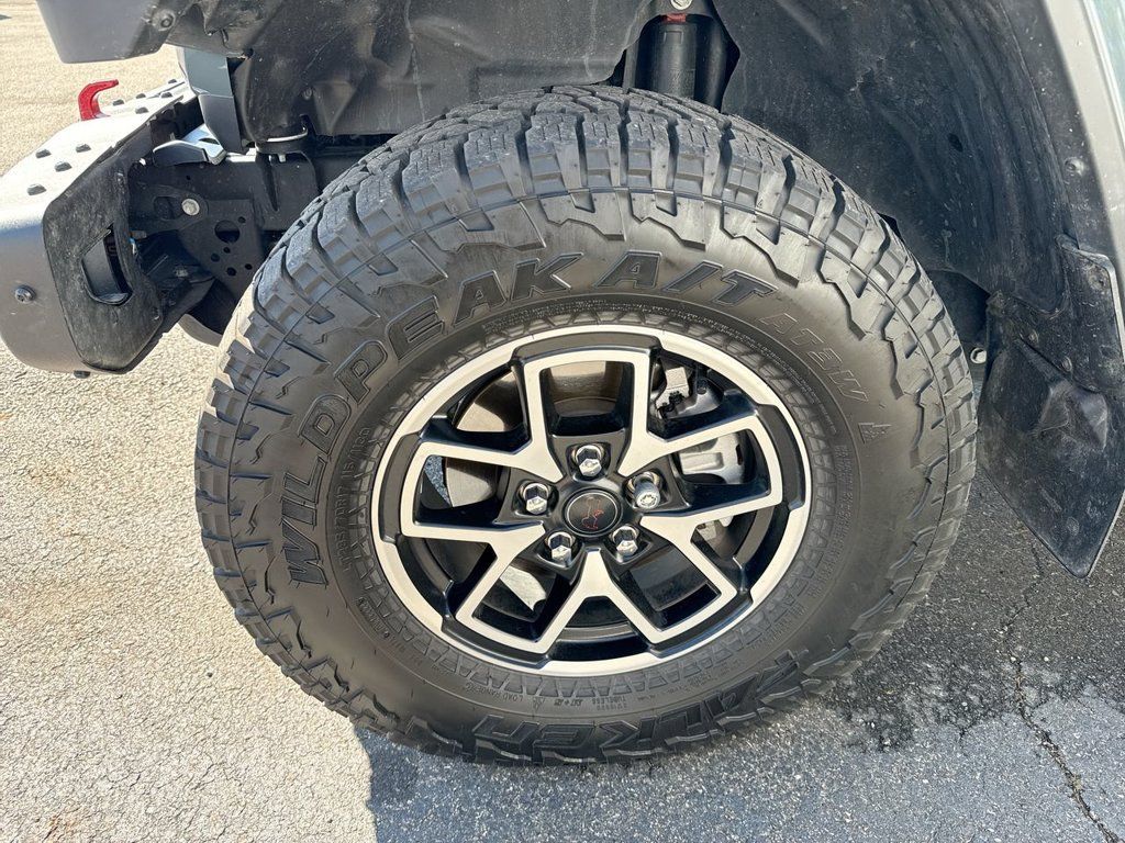 Used 2025 Jeep Gladiator Rubicon AWD/4WD image 6