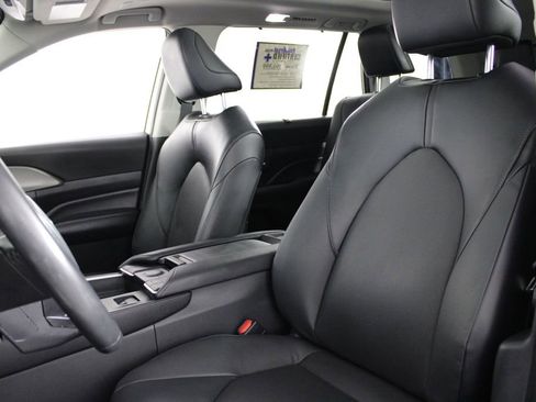 Used 2024 Toyota Grand Highlander FWD image 17