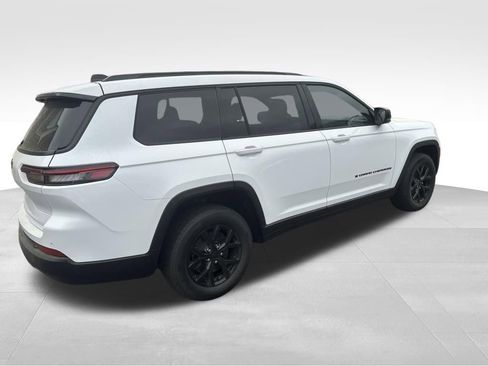 Used 2024 Jeep Grand Cherokee L Laredo AWD/4WD image 27