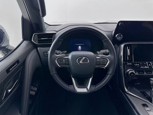 Used 2023 Lexus LX 600 4WD w/ Luxury Package image 24