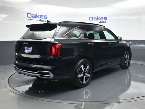 Certified 2023 Kia Sorento S image 8