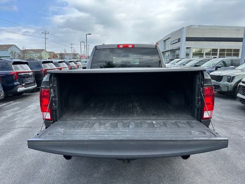 Used 2017 RAM 1500 Express image 10