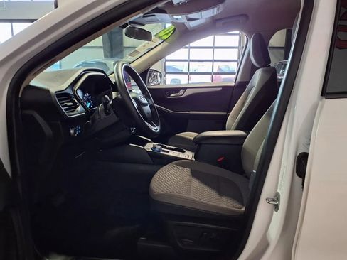 Used 2020 Ford Escape SE image 15