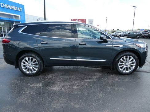 Used 2020 Buick Enclave Premium w/ Sun and Sites Package AWD/4WD image 5
