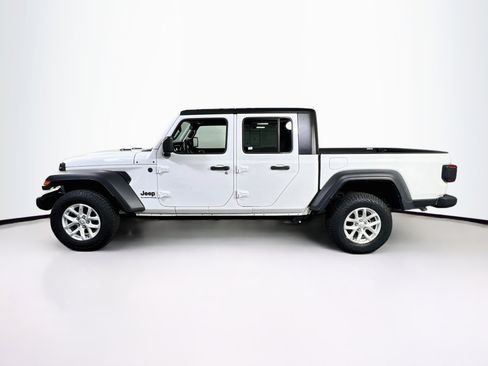 Used 2023 Jeep Gladiator Sport image 8