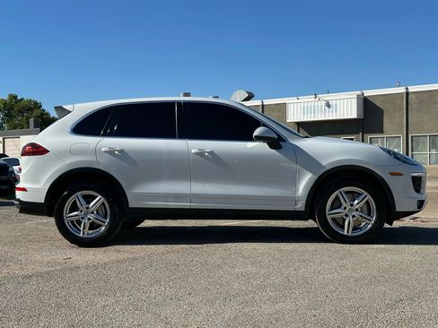 Used 2015 Porsche Cayenne S image 8