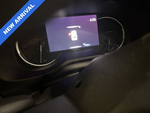 Used 2023 Toyota RAV4 LE image 7