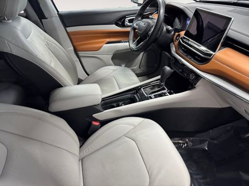 Used 2022 Jeep Compass Limited image 4