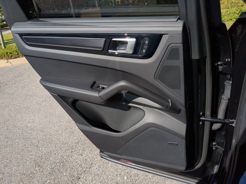 Used 2023 Porsche Cayenne Turbo GT image 18