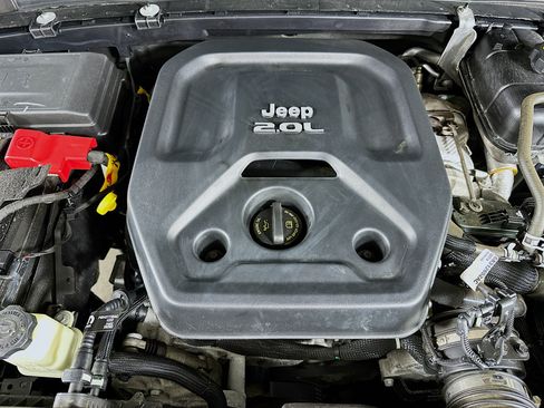 Used 2023 Jeep Wrangler Unlimited Sahara w/ Cold Weather Group AWD/4WD image 32