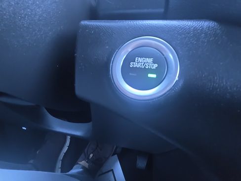 Used 2024 GMC Terrain SLE w/ Driver Convenience Package AWD/4WD image 17