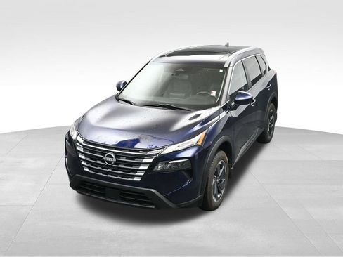 Used 2024 Nissan Rogue SV w/ SV Premium Package FWD image 9