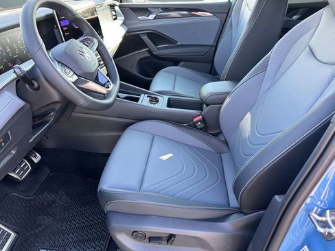 New 2026 Volkswagen Tiguan SE R-Line image 4