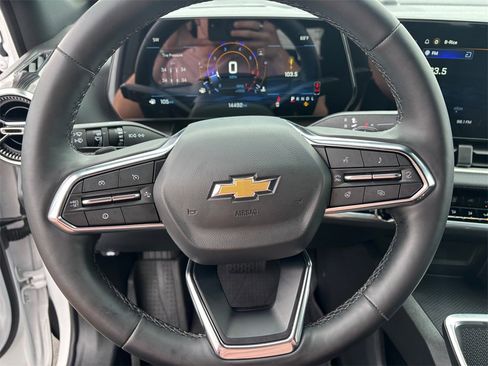 Used 2026 Chevrolet Equinox LT image 15