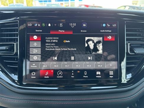 Used 2023 Dodge Durango GT image 18