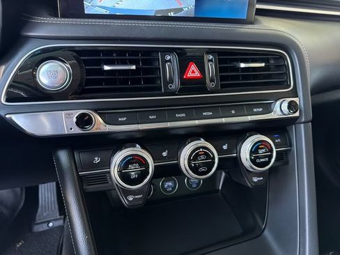 Used 2023 Genesis G70 2.0T RWD image 20