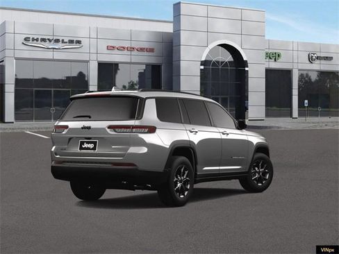 New 2023 Jeep Grand Cherokee L Laredo image 7