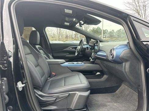 Used 2025 Chevrolet Equinox EV LT w/ Convenience Package image 21