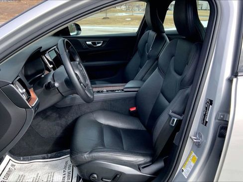 Used 2024 Volvo S60 B5 Plus image 9