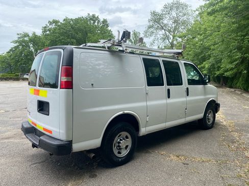 Used 2015 Chevrolet Express 2500 RWD image 5