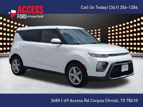 Used 2022 Kia Soul LX FWD image 2