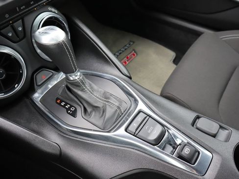 Used 2020 Chevrolet Camaro SS RWD image 9