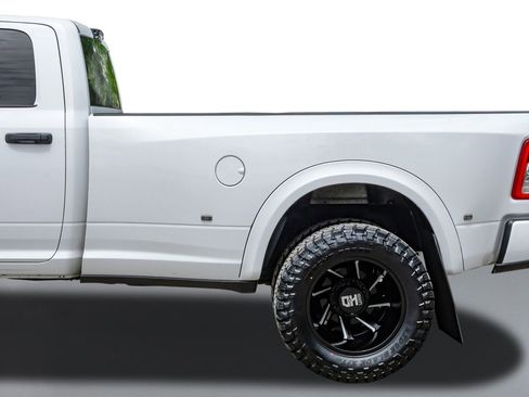 Used 2024 RAM 3500 Tradesman w/ Chrome Appearance Group image 12