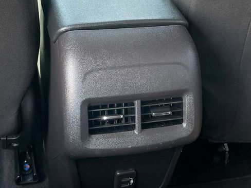 Used 2024 Chevrolet Equinox LT image 24