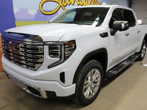 New 2026 GMC Sierra 1500 Denali w/ Technology Package AWD/4WD image 9