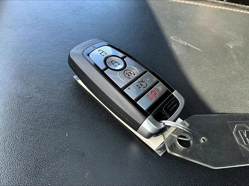 Used 2018 Ford Expedition Platinum AWD/4WD image 32