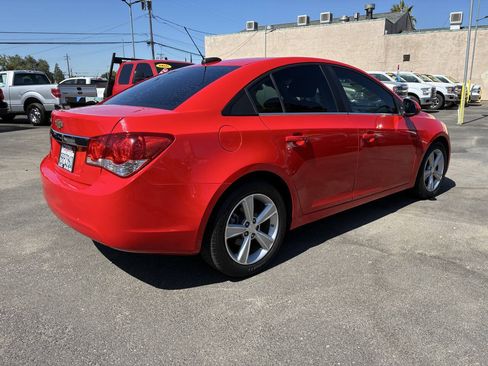 Used 2016 Chevrolet Cruze LT FWD image 2