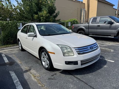 Used 2009 Ford Fusion SE FWD image 3