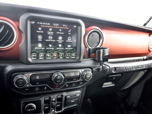 Used 2019 Jeep Wrangler Unlimited Rubicon image 25