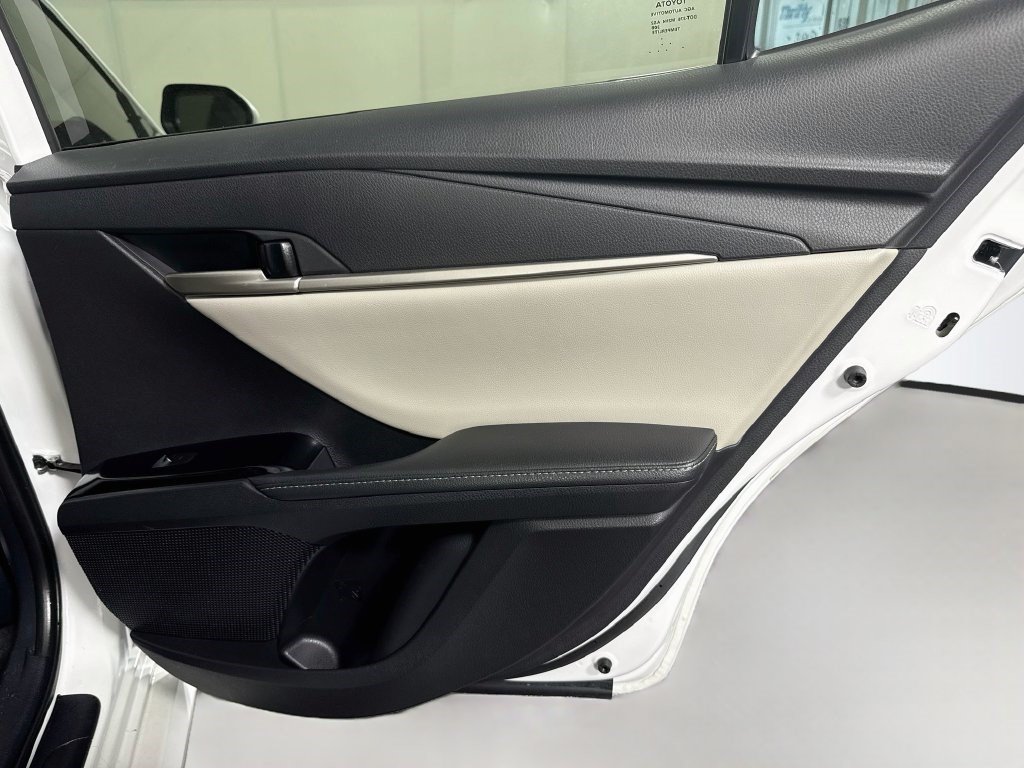 Used 2025 Toyota Camry XLE FWD image 27