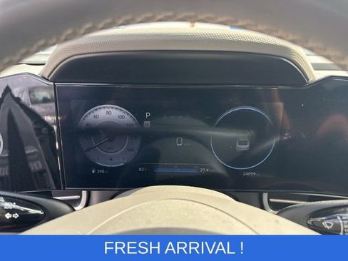 Used 2025 Hyundai Elantra SEL image 3