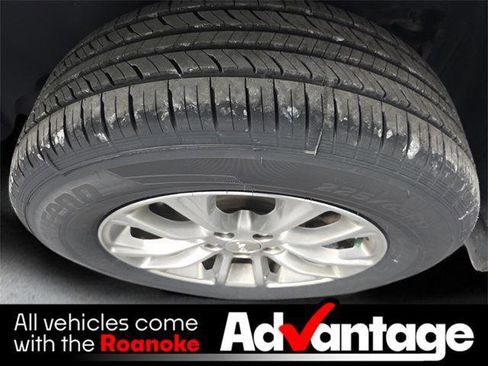 Used 2019 Jeep Cherokee Latitude Plus w/ Comfort/Convenience Group image 33