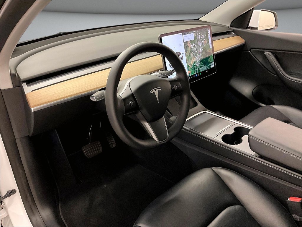 Used 2021 Tesla Model Y Long Range AWD/4WD image 16