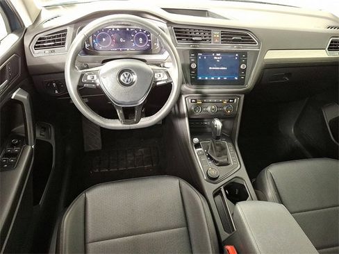 Used 2020 Volkswagen Tiguan SEL w/ 3rd Row Seat Package image 2