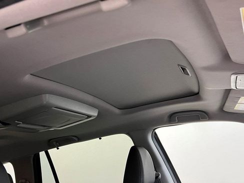 Used 2022 Honda Pilot Touring image 4