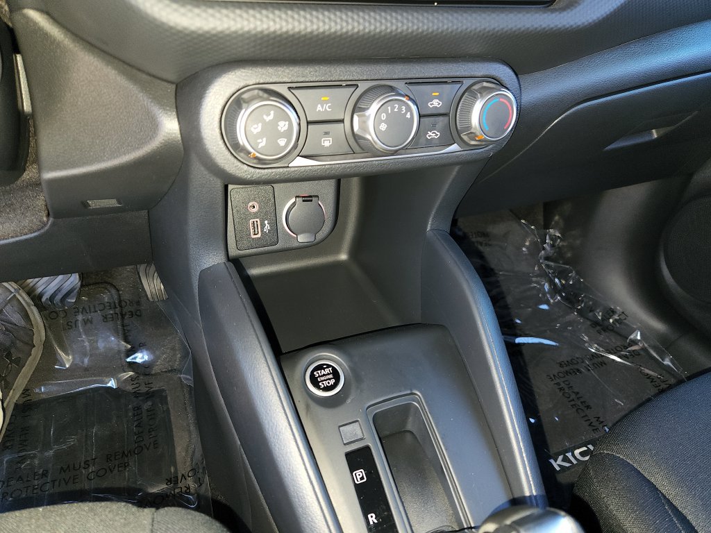 Used 2025 Nissan Kicks Play S FWD image 21