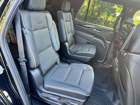 Used 2023 Cadillac Escalade Sport AWD/4WD image 30