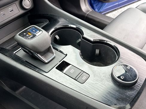 Used 2021 Nissan Rogue SV w/ Premium Package image 11