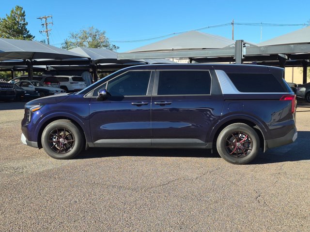 Used 2026 Kia Carnival LX FWD image 8