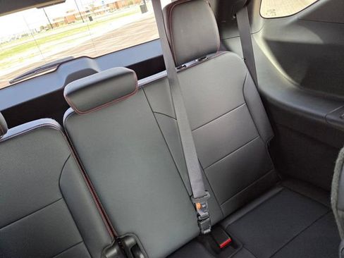 Used 2024 Chevrolet Traverse RS AWD/4WD image 65