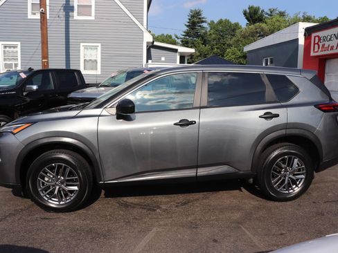 Used 2024 Nissan Rogue S AWD/4WD image 2