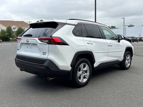 Used 2019 Toyota RAV4 XLE AWD/4WD image 2
