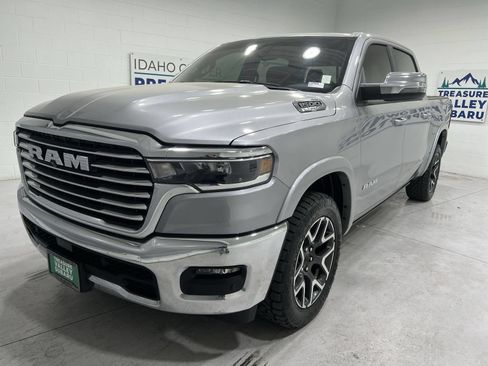 Used 2025 RAM 1500 Laramie AWD/4WD image 4